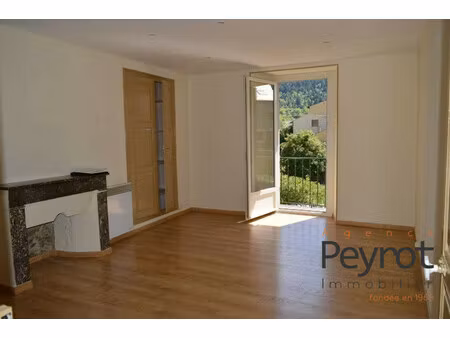 location appartement 4 pièces 76m² latour de carol 66760
