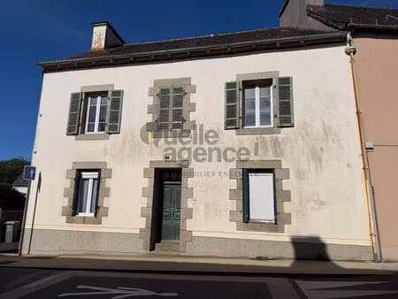 immeuble 9 pièces de 112 m2 à sizun