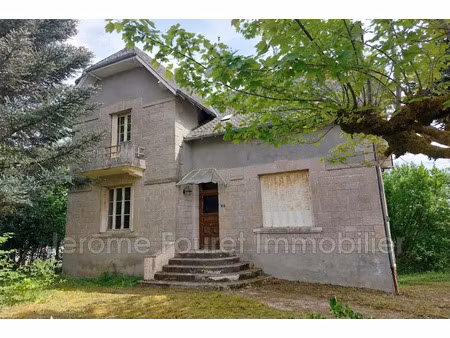 vente maison 5 pièces 140 m² à egletons (19300)  138 000 €
