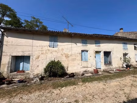 vente maison 4 pièces 106 m² à burie (17770)  108 600 €