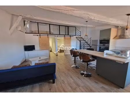 à aups maison de village idéale gîtes  4 appartements meublés