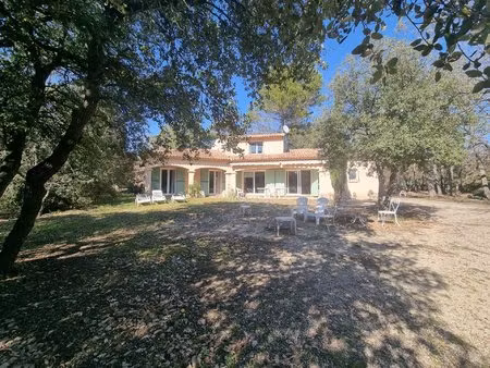 a régusse villa de 130m2 sur 2809m2 de terrai au calme.