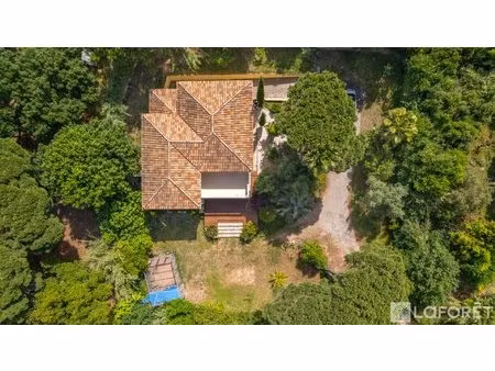 villa contemporaine de prestige calme et élégance à fréjus
