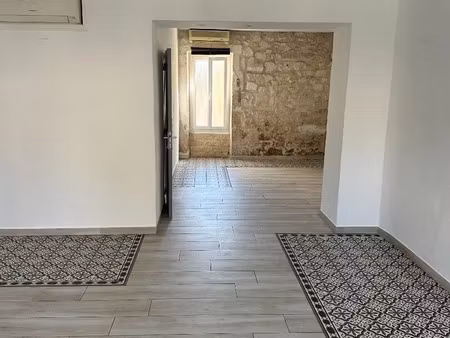 location commerce 1 pièce 60 m² à maussane-les-alpilles (13520)