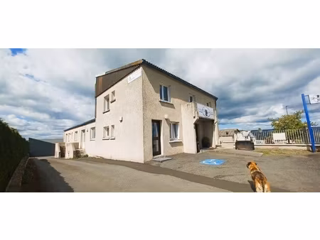 local commercial 17 pièces - 432 m²
