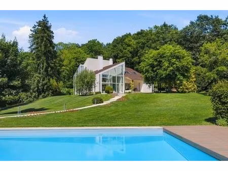 maison de luxe 4 chambres en vente à crespières  île-de-france