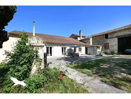 vente maison 6 pièces 188 m² à juignac (16190)  159 000 €