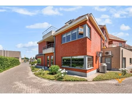 instapklaar appartement met 2 slpk en garage aan donkmeer