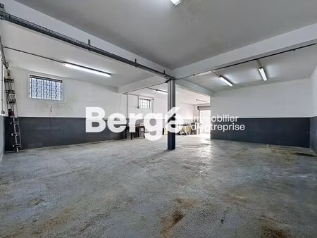 location entrepôt 135 m²