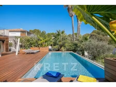 maison de luxe à vendre à carqueiranne : 1 620 000 € | 180m²