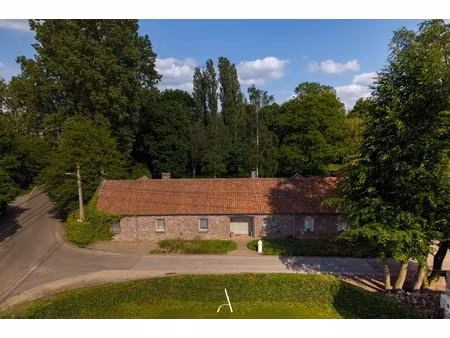 authentieke langegevelhoeve op ruim 1 hectare in landelijke omgeving van molenbeersel