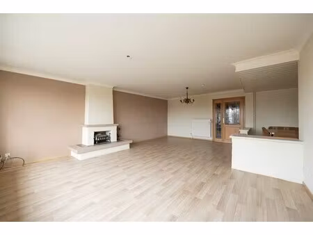 ruim 2-slaapkamer appartement met terras en epc b