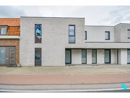 volledig afgewerkte nieuwbouwwoning met carport te sleihage