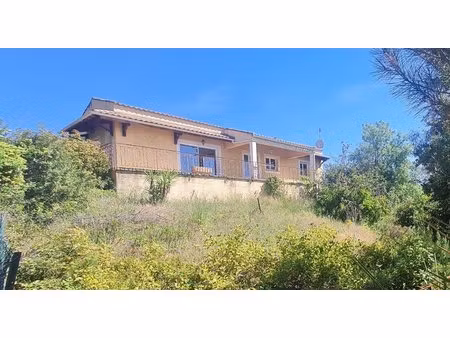 villa de 93m² avec garage et vue sur 652m² de terrain