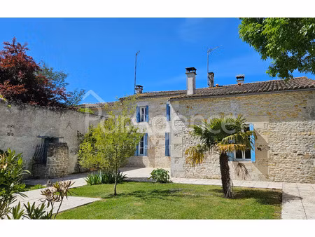 maison charentaise charme et espace