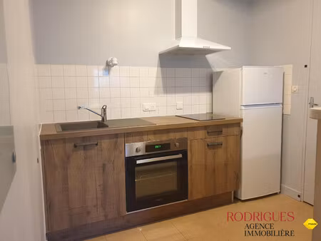 location appartement 2 pièces 39m² poitiers 86000