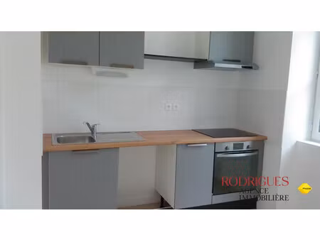 location appartement 3 pièces 72m² poitiers 86000