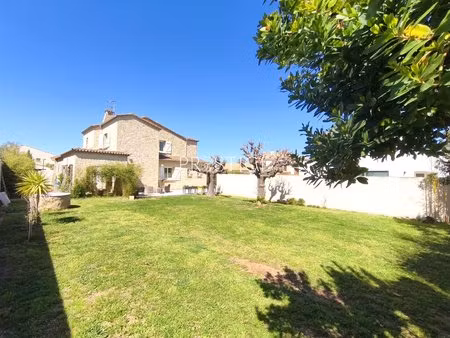mauguio belle maison familiale de caractère avec dépendance et jardin piscinable