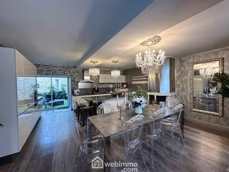 vente maison 8 pièces 220 m² à vihiers (49310)  181 000 €