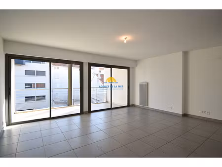 location appartement 3 pièces 71m² frejus 83600