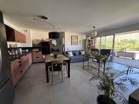 t3 avec terrasse et garage
