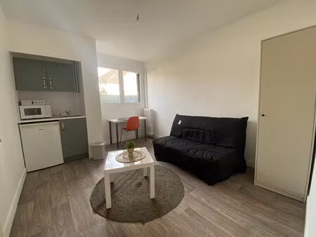 chambre meublée de 10.96 m2