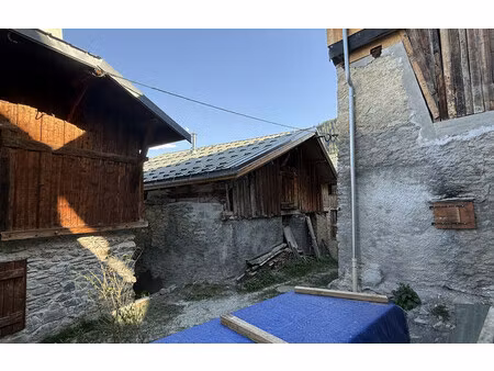maison de 200 m² à les-belleville - 256 000 €