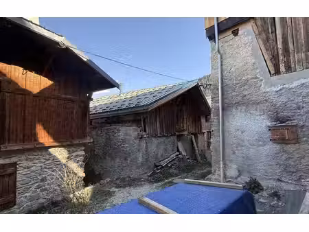maison de 200 m² à les-belleville - 256 000 €