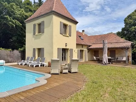 sarlat  superbe propriété au calme avec piscine !