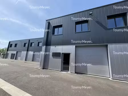 location entrepôt 212m² à 692m²