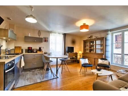 sarlat - appartement en parfait état au coeur du centre historique avec ascenseur