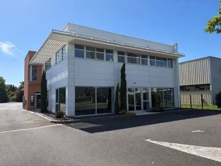 location local d’activités orleans 45100 351m²