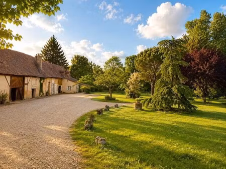 10 hectares 2 étangs 2 maisons dépendances xxl