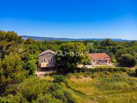 a vendre ensemble immobilier de 3 maisons