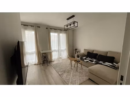 studio meuble avec balcon - proche cours fauriel