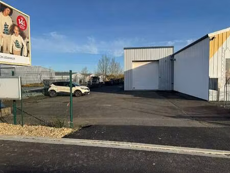 vente bureaux et commerces à agneaux (50180) : à vendre / 123m² agneaux