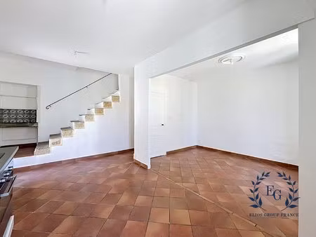 maison de village - garage - balcon