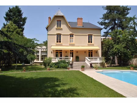 maison 299 m2 avec piscine  le coteau