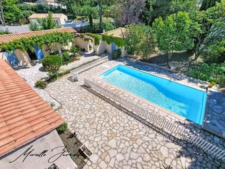 a vendre beaucaire maison de 134m² avec 4 chambres piscine  garage et annexe