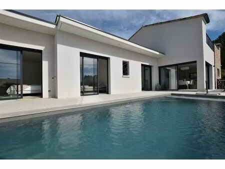 villa contemporaine avec piscine à saint-dionizy