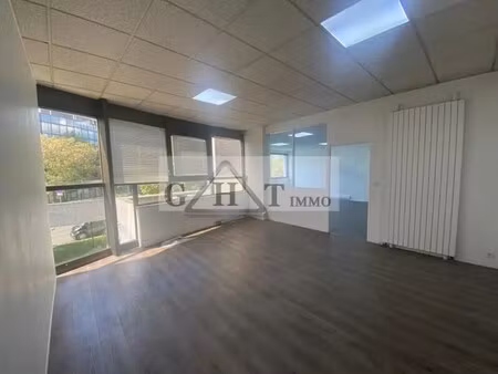 location bureaux 186 m²