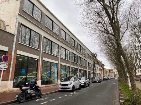 vente bureaux 256 m² à 2 452 m²