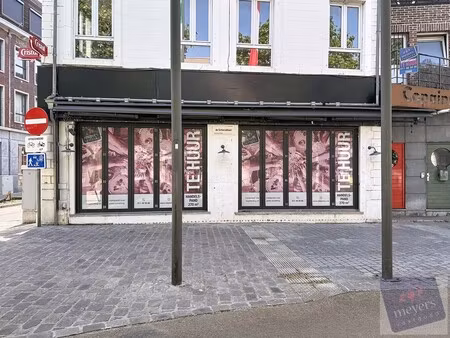 hoekpand met uitzonderlijke zichtbaarheid op toplocatie in hasselt
