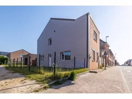 verzorgde woning met 2 slpk.  tuin en garage