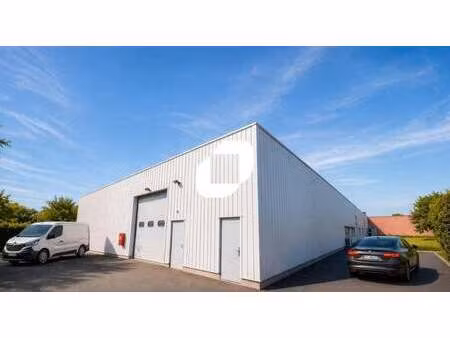 vente local d'activités 1 970 m²