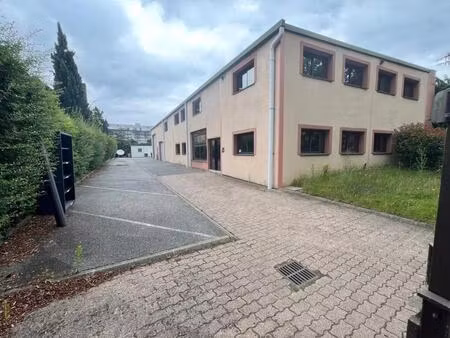 vente local d’activités jouy en josas 78350 647m²