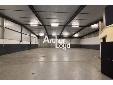 vente local d'activités 878 m²
