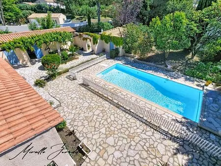 a vendre beaucaire maison de 134m² avec 4 chambres piscine  garage et annexe