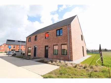 ruime nieuwbouwwoning te roeselare