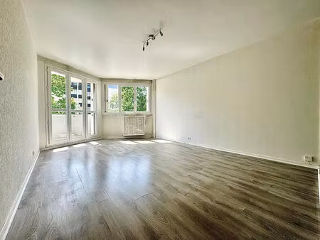 location appartement 2 pièces 52m²